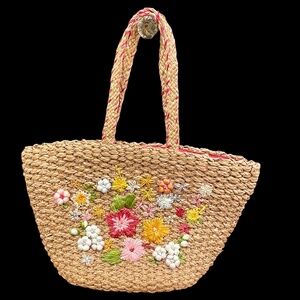 Straw tote with flowers and hot pink lining